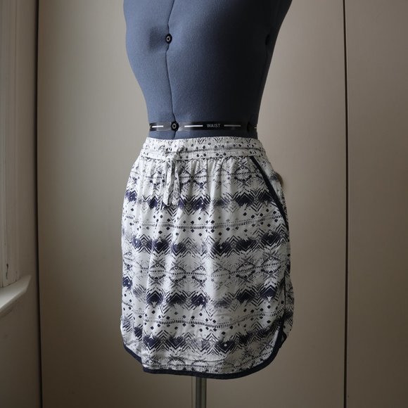Life in Progress Patterned mini dress - Picture 1 of 11